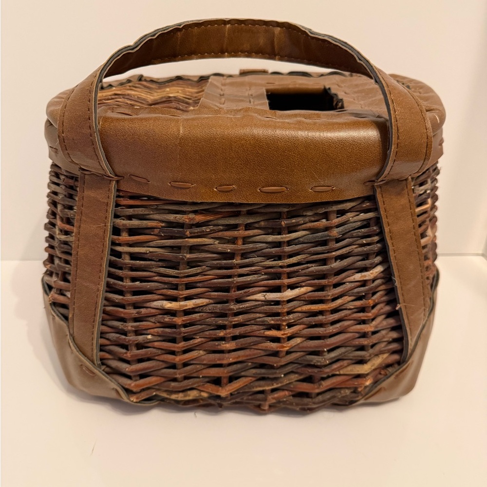 1980s Vintage Doc Seigner Woven Fishing Basket - Picture 4 of 6